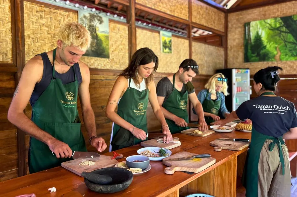 Paket Wisata Plus – Menginap & Breakfast